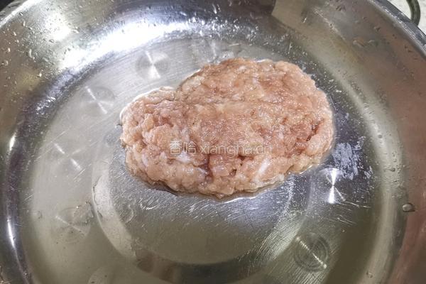 蒜薹肉末炒胡萝卜的做法图解3
