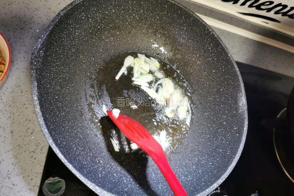 鸡胸肉炒芹菜的做法图解5