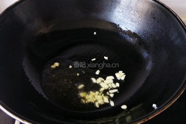 黄瓜胡萝卜炒蟹味菇的做法图解3