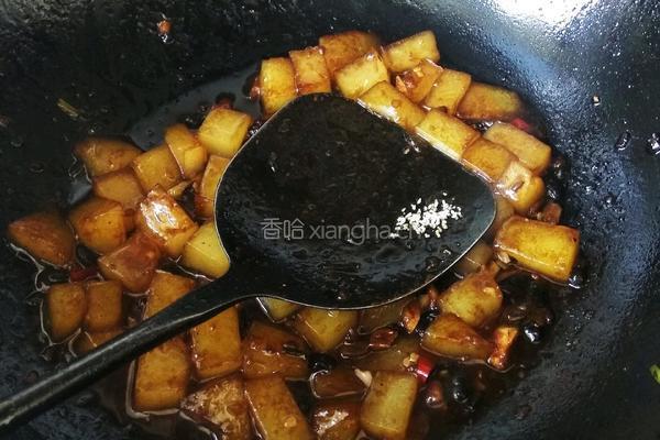 豆瓣酱炒凉粉的做法图解5