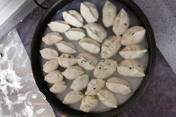 韭菜鸡蛋粉条水煎包的做法图解12