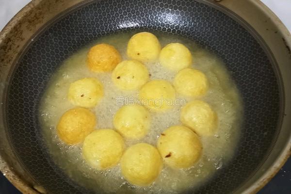 炸土豆球的做法图解3