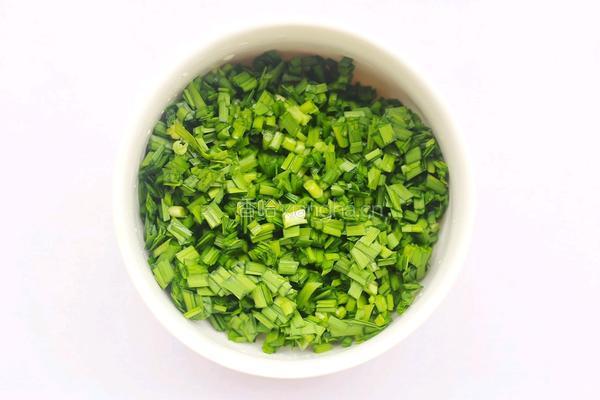 水晶韭菜鸡蛋饺子的做法图解3