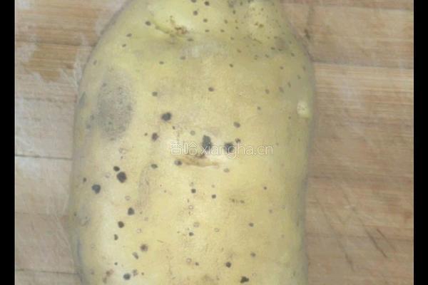笑脸土豆饼的做法图解1