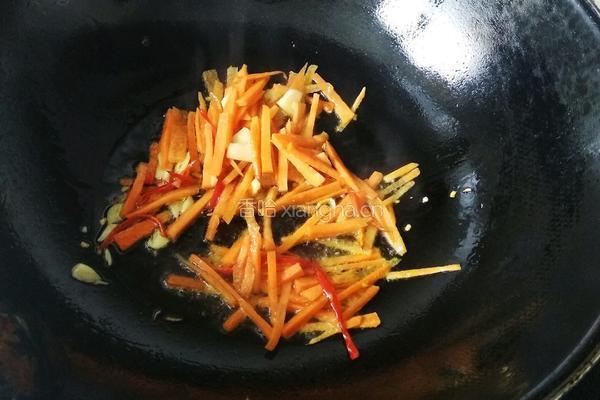 胡萝卜炒豆皮的做法图解5