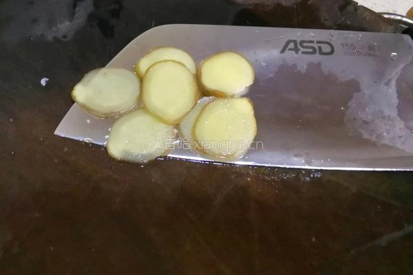 酸菜炒鸭胗的做法图解2