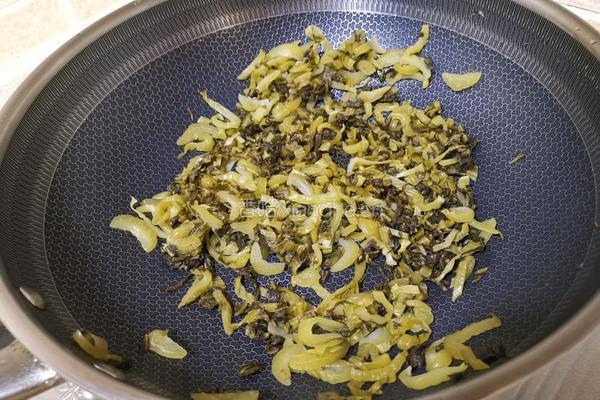 酸菜炒鸭胗的做法图解6