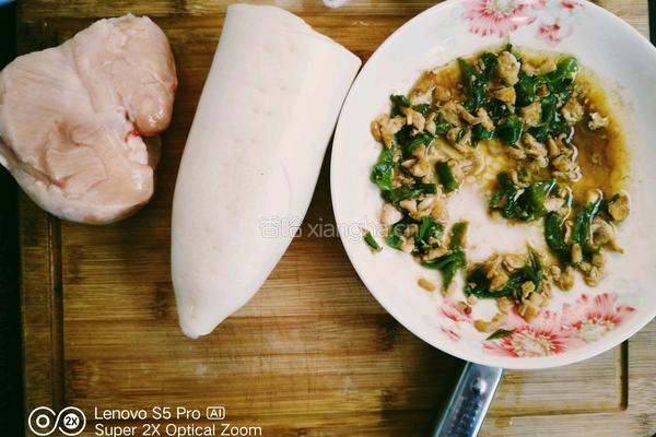 萝卜姑娘与鸡肉大叔的做法图解1