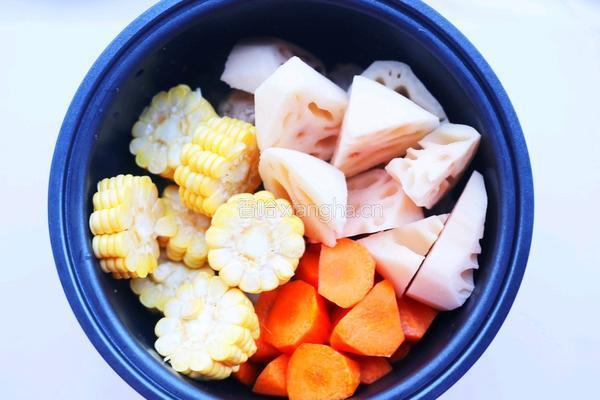 莲藕排骨汤的做法图解8