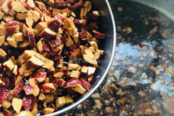 当归黄芪红枣桂圆膏的做法图解5