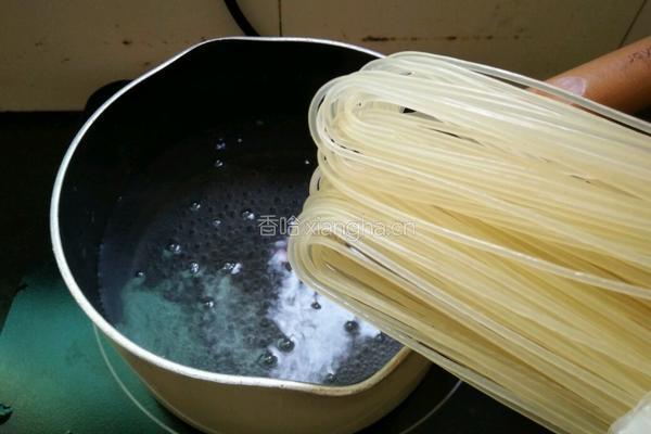 麻辣小龙虾味螺蛳粉的做法图解4