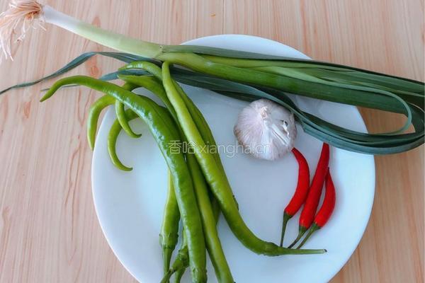 辣椒炒肉的做法图解2