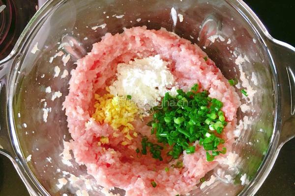 韭菜猪肉饺子的做法图解3