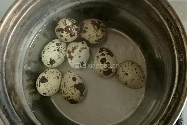 带肉香超级好吃营养简单的炒鹌鹑蛋的做法图解1
