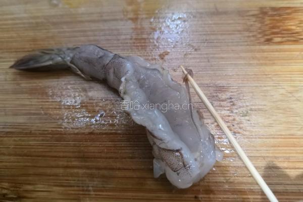 酥脆凤尾虾的做法图解3