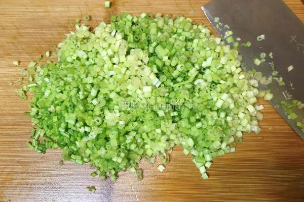 芹菜炒肉末的做法图解3
