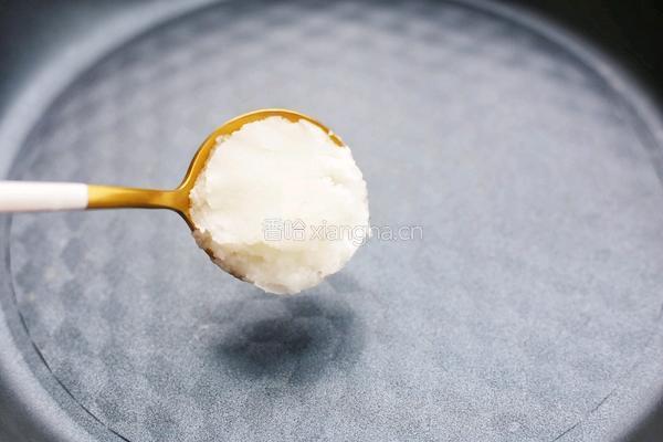 椰香虾仁炒饭的做法图解2