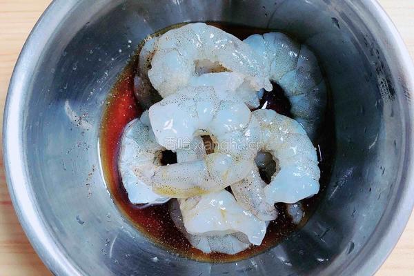 爆浆芝士虾仁三明治的做法图解2