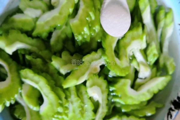 苦瓜炒肉片的做法图解5