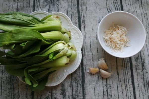 虾皮炝油菜的做法图解1