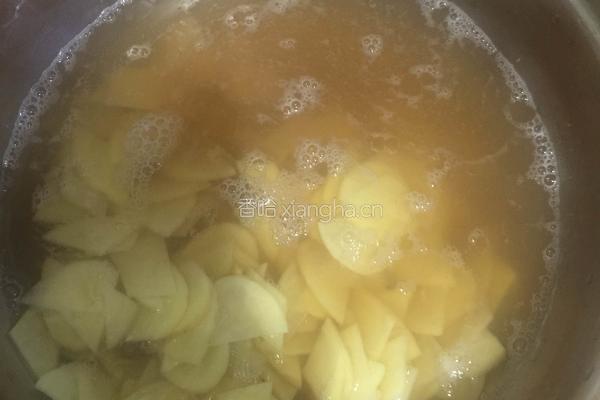 醋溜土豆片的做法图解1