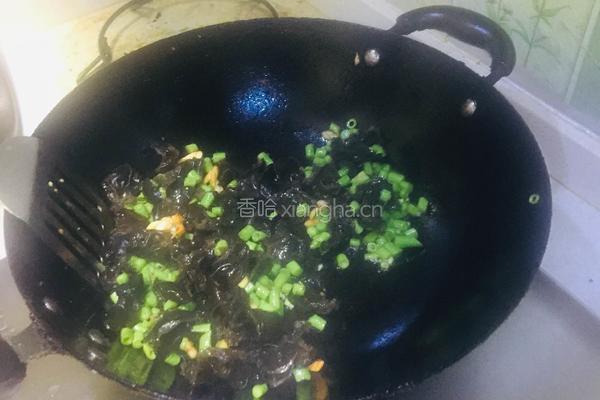 豇豆末鸡蛋木耳炒火腿肠的做法图解6
