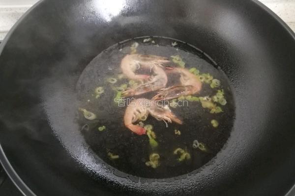 鲜虾菠菜面的做法图解8