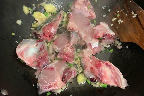 鱼头嫩豆腐汤的做法图解4
