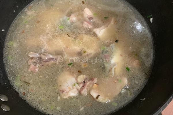 鱼头嫩豆腐汤的做法图解6