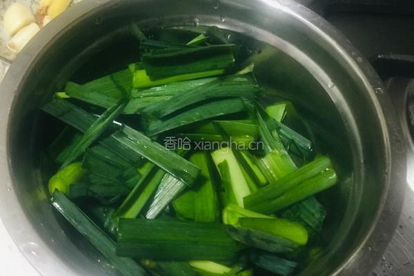 蒜苗回锅肉的做法图解4
