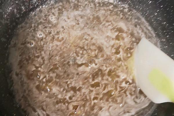 冰糖雪梨棒棒糖的做法图解3