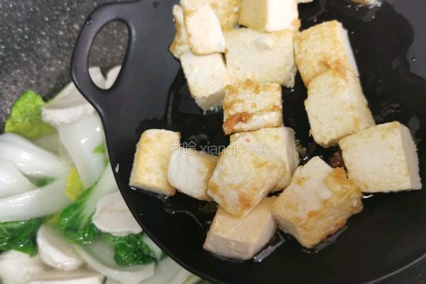 墨鱼丸小油菜豆腐菜的做法图解9