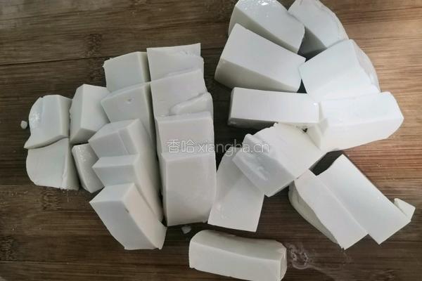 龙头鱼烩豆腐的做法图解1