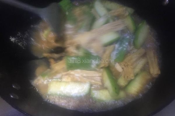 丝瓜炖腐竹的做法图解6