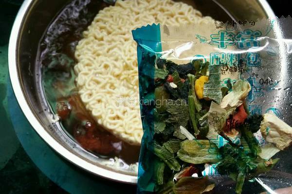 香菇虾仁面的做法图解7
