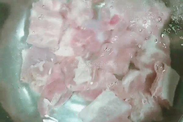 蒜蓉叉烧排骨的做法图解1