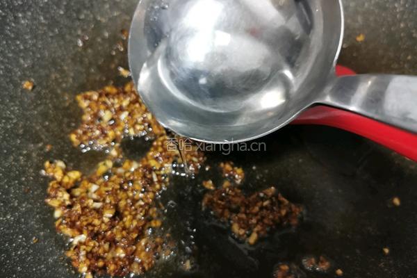 蒜蓉粉丝蒸花甲的做法图解5