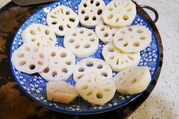 蒸排骨莲藕的做法图解4