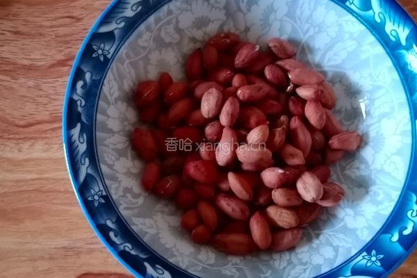 小银鱼炒花生米的做法图解3