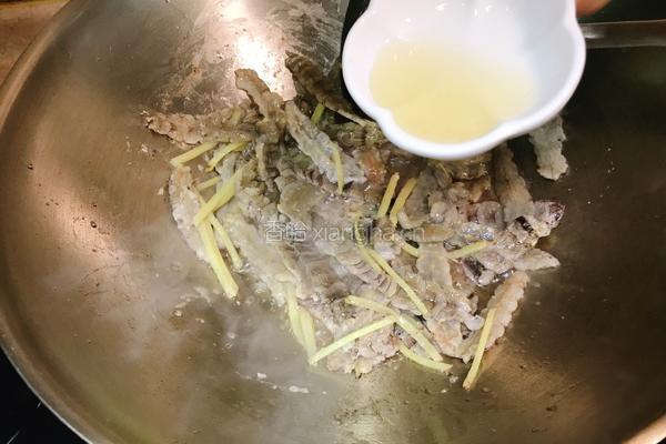 虾菇干炒韭菜的做法图解9