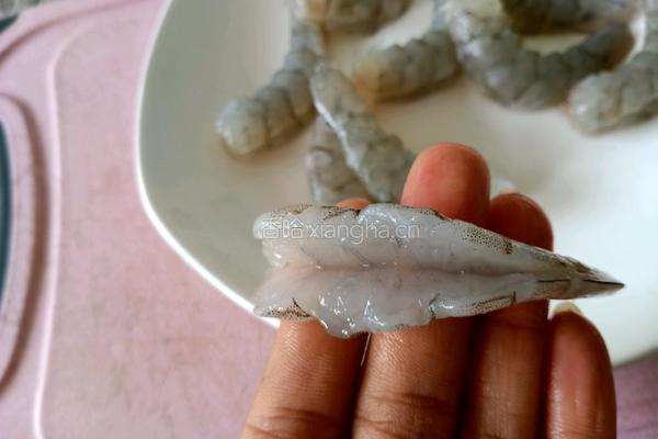 西蓝花炒虾仁的做法图解4