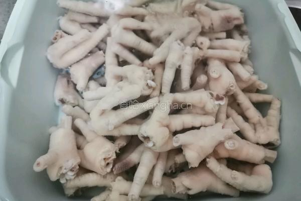 泡椒凤爪的做法图解2