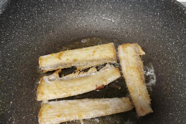 煎带鱼的做法图解8