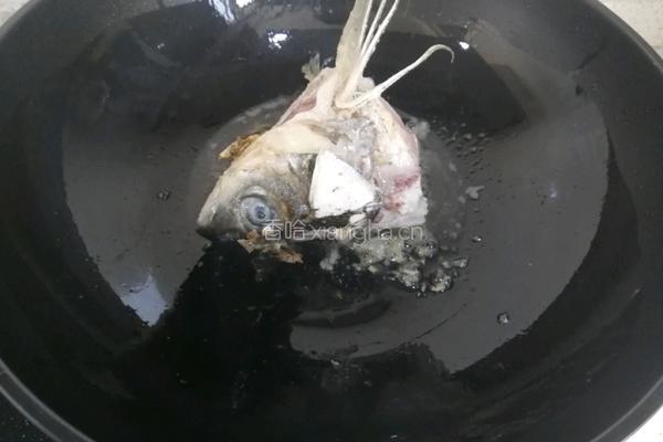 鱼头豆腐汤的做法图解6