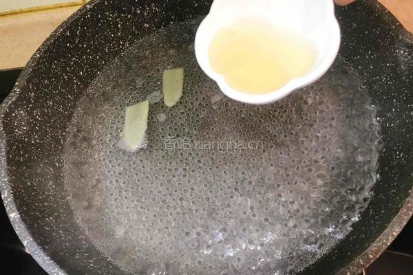 酥炸鱿鱼圈的做法图解2