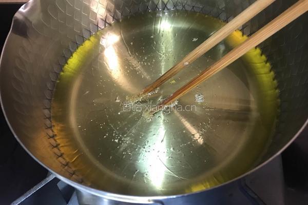 酥炸鱿鱼圈的做法图解7