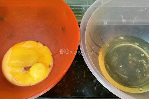 戚风蛋糕的做法图解2