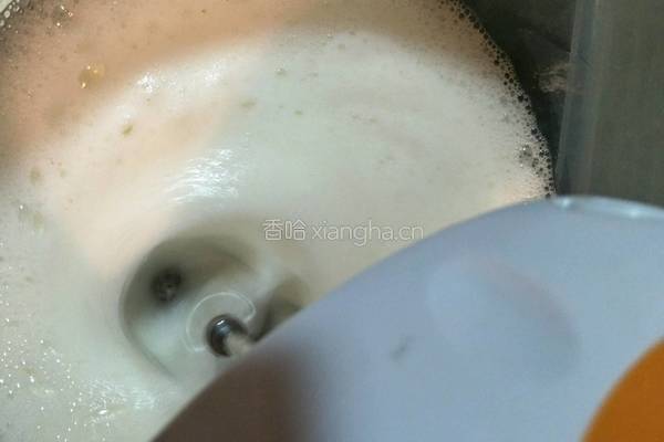 戚风蛋糕的做法图解6
