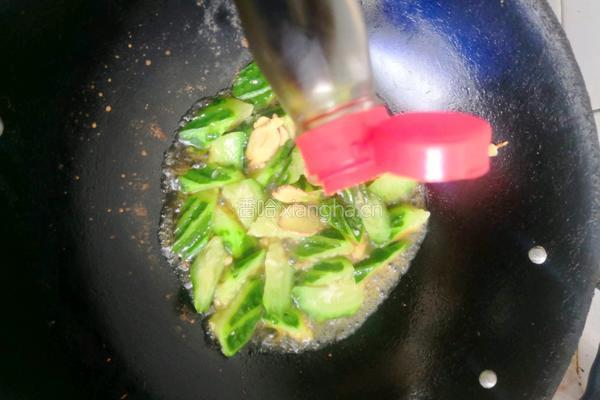花甲炒丝瓜的做法图解13