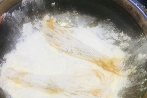 炸金针菇的做法图解5